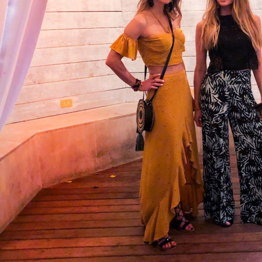 Yellow anchor print two piece off the shoulder top with ruffle midi skirt - Picture 4 of 8